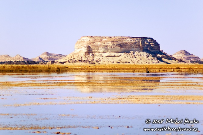 06 Egypt oazy Siwa jezero Siwa s Adrere Amellal.jpg